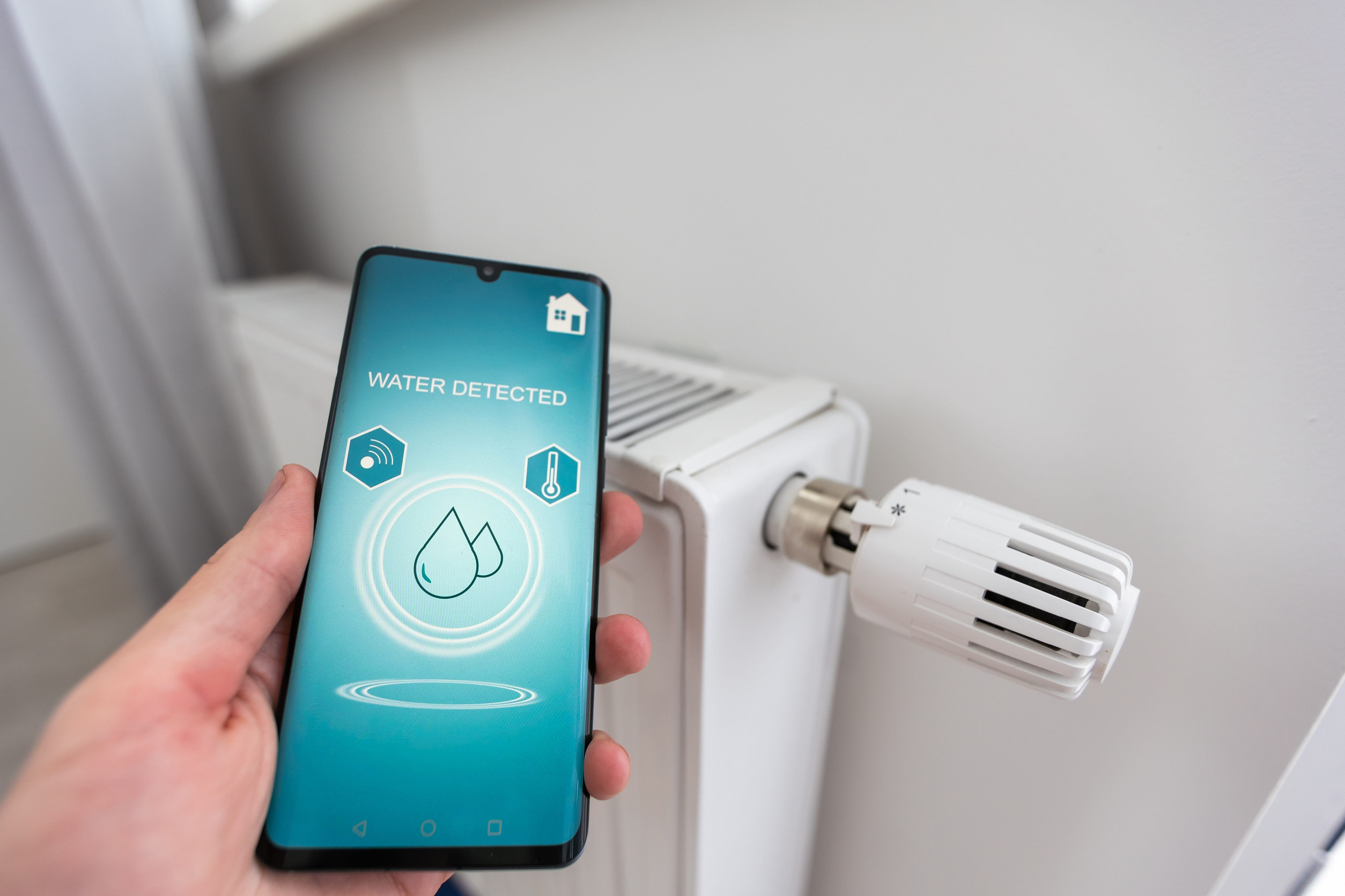 Smart water leak detector notification